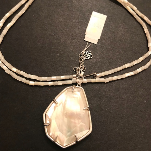 Kendra Scott Beatrix Necklace - Picture 7 of 8